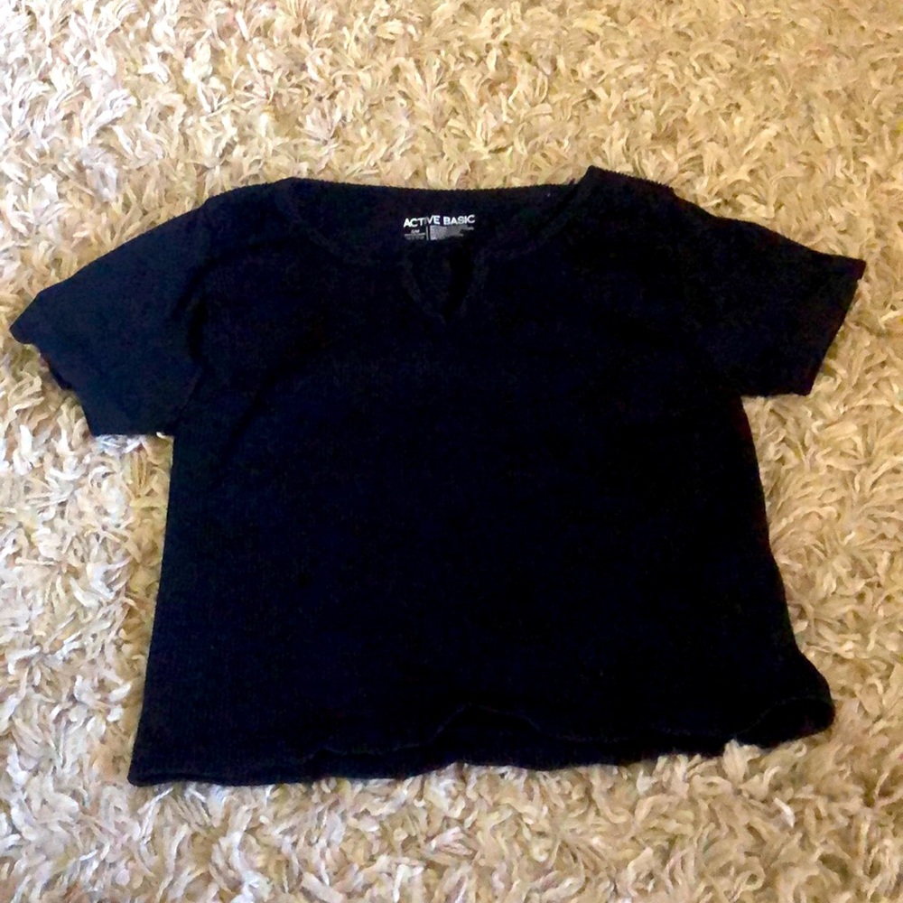 Black tee shirt